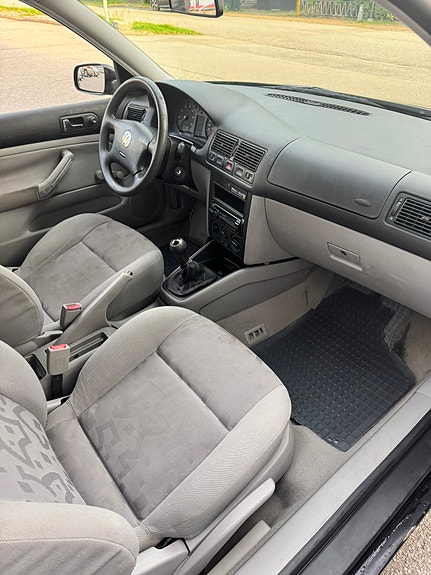 Volkswagen Golf IV 4 of 4