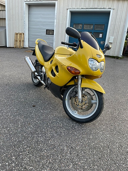 Suzuki GSX600FU Katana 3 of 4
