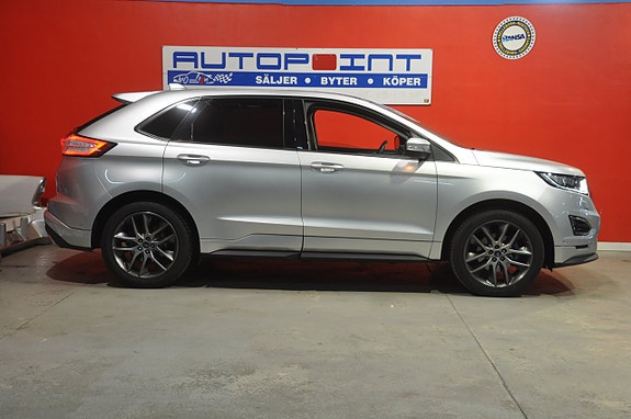 Ford Edge 2 of 26