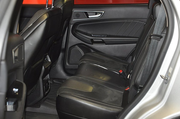 Ford Edge 10 of 26
