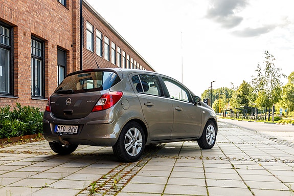 Opel Corsa 2 of 5