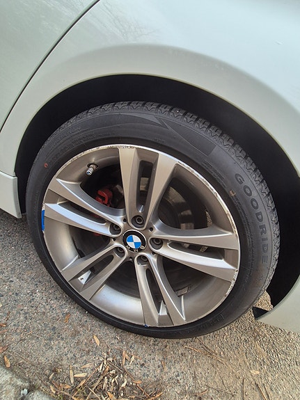 BMW 318d 5 of 14