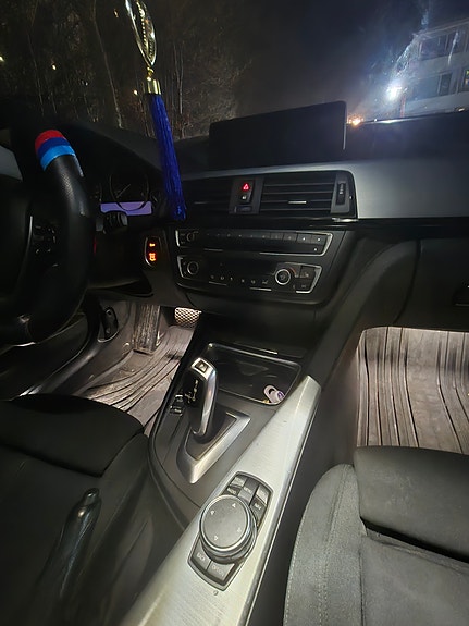BMW 318d 3 of 14