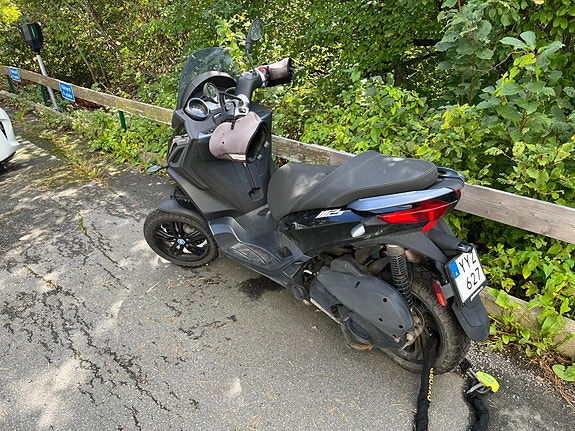 Piaggio MP3 300 HPE 2 of 4