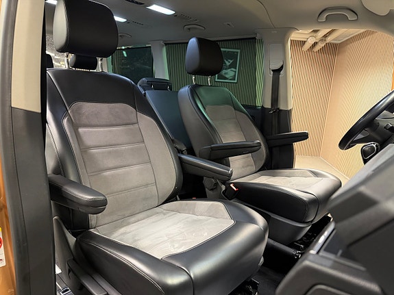 Volkswagen Multivan 30 of 30