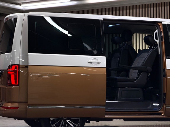 Volkswagen Multivan 14 of 30