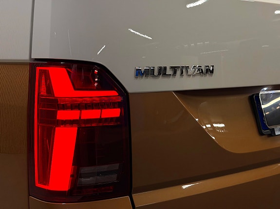 Volkswagen Multivan 17 of 30