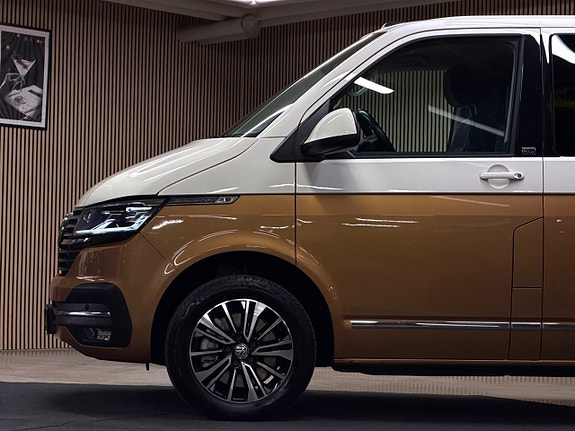Volkswagen Multivan 7 of 30