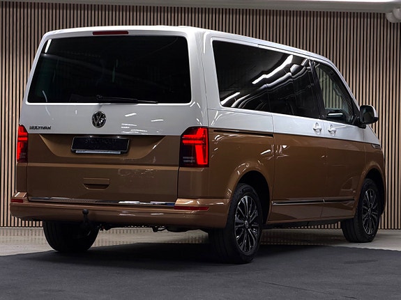 Volkswagen Multivan 10 of 30