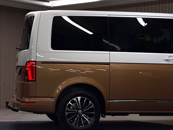 Volkswagen Multivan 13 of 30
