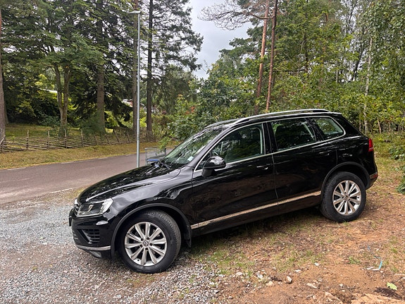 Volkswagen Touareg 4 of 4