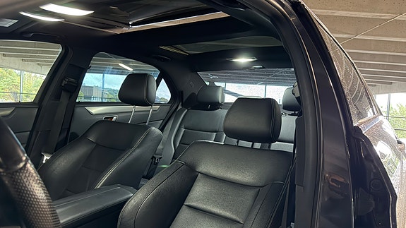 Mercedes-Benz E350 6 of 8