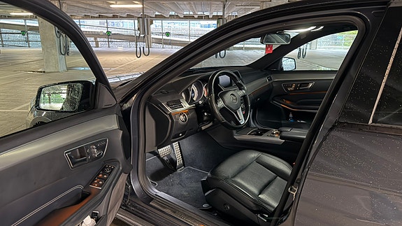Mercedes-Benz E350 5 of 8