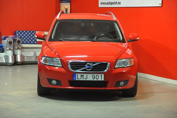 Volvo V50 4 of 21