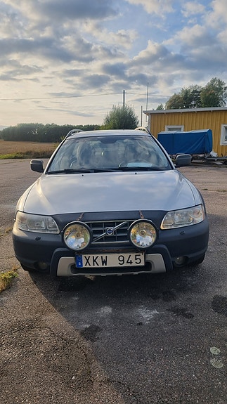 Volvo XC70 2 of 13