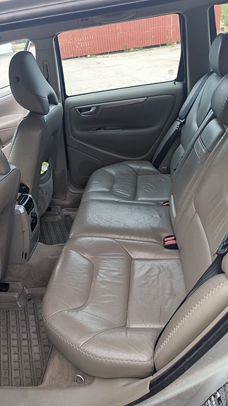 Volvo XC70 11 of 13