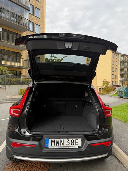 Volvo XC40 3 of 8