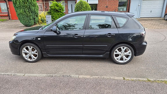 Mazda 3 4 of 6
