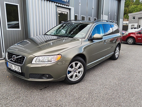 Volvo V70 12 of 25