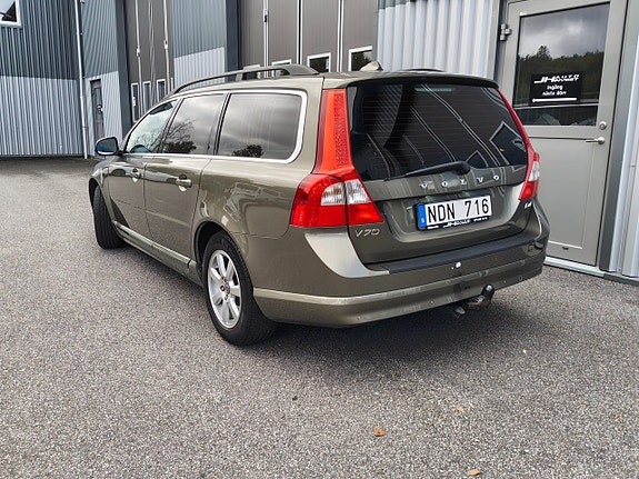 Volvo V70 8 of 25