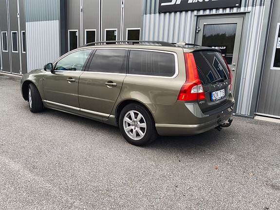 Volvo V70 9 of 25