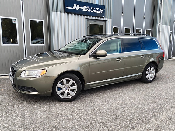 Volvo V70 11 of 25