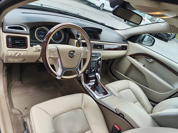 Volvo V70 15 of 25