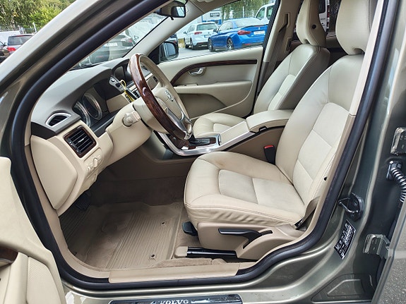 Volvo V70 14 of 25
