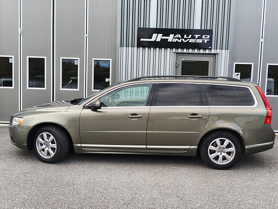 Volvo V70 10 of 25