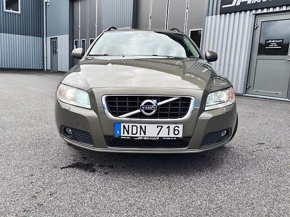 Volvo V70 3 of 25