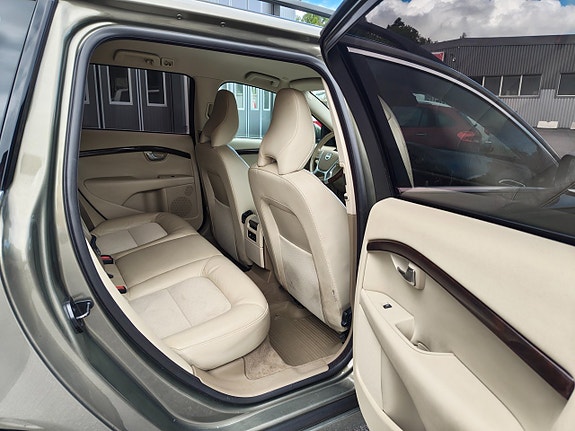 Volvo V70 20 of 25