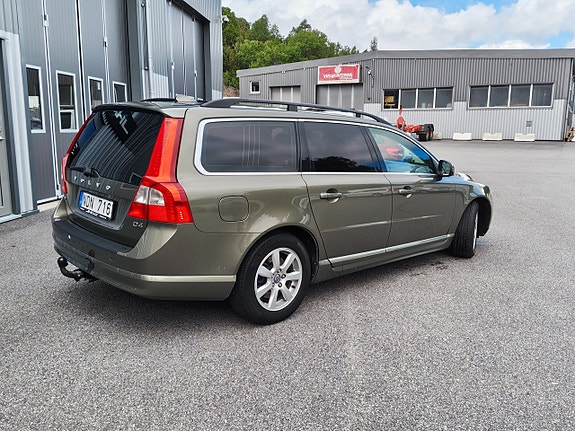 Volvo V70 5 of 25