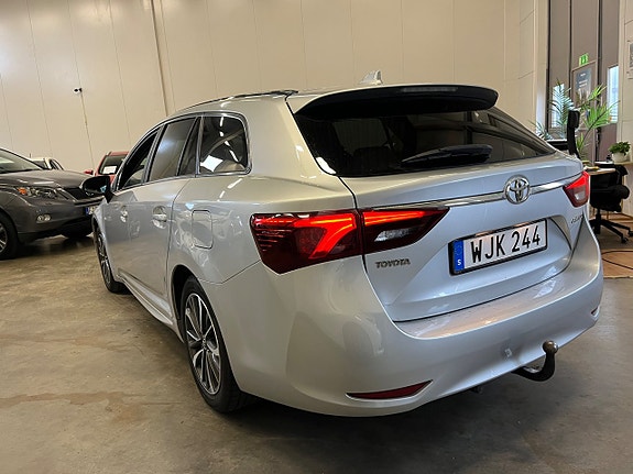 Toyota Avensis 6 of 13