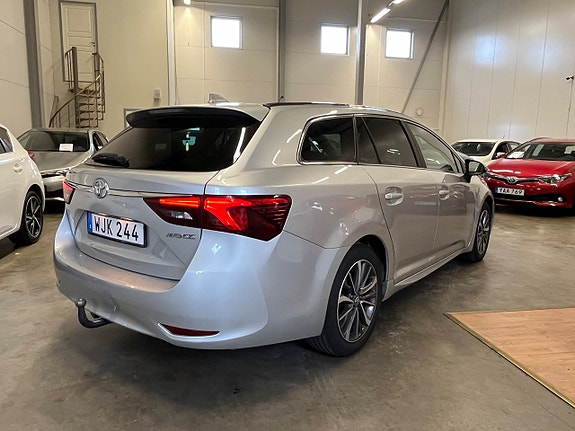 Toyota Avensis 4 of 13