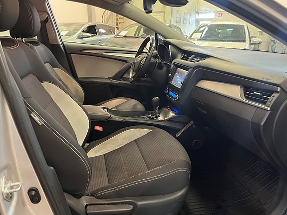 Toyota Avensis 10 of 13