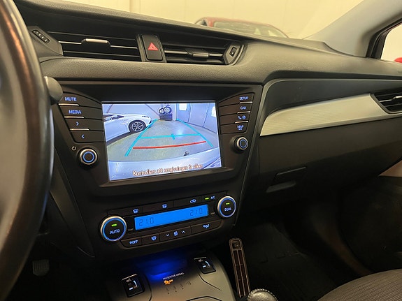 Toyota Avensis 8 of 13