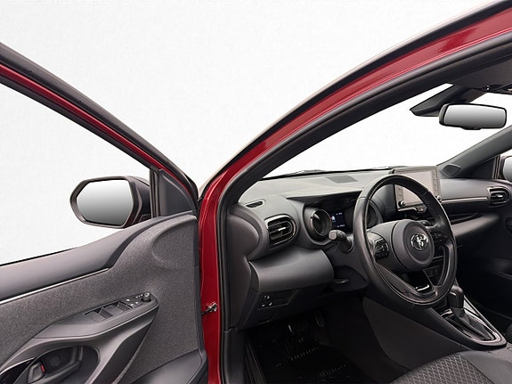 Toyota Yaris 8 of 27