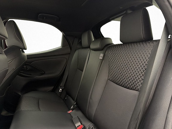Toyota Yaris 13 of 27