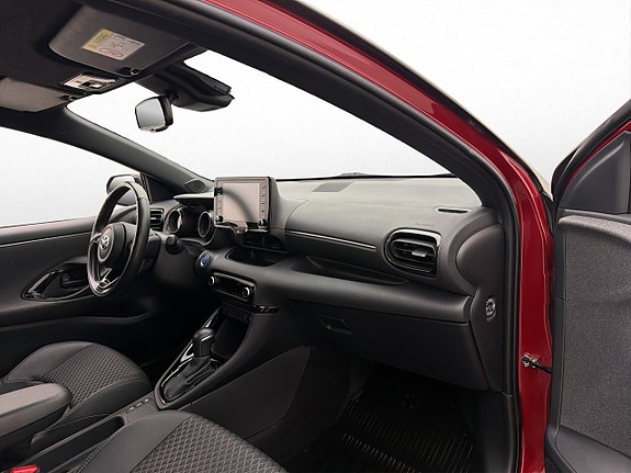 Toyota Yaris 12 of 27