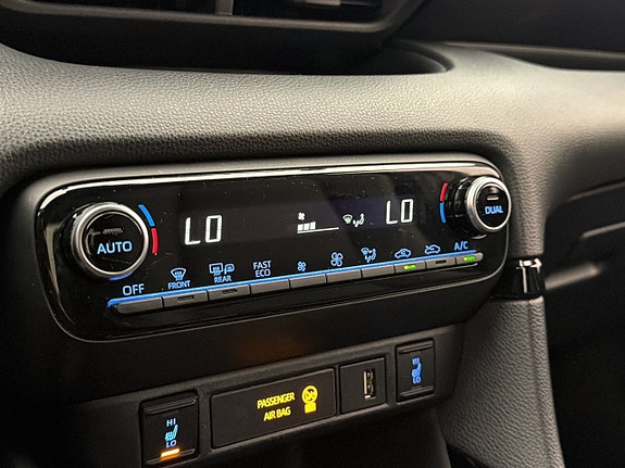 Toyota Yaris 21 of 27
