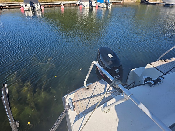 Sea Star 700 Suzuki 115 3 of 8