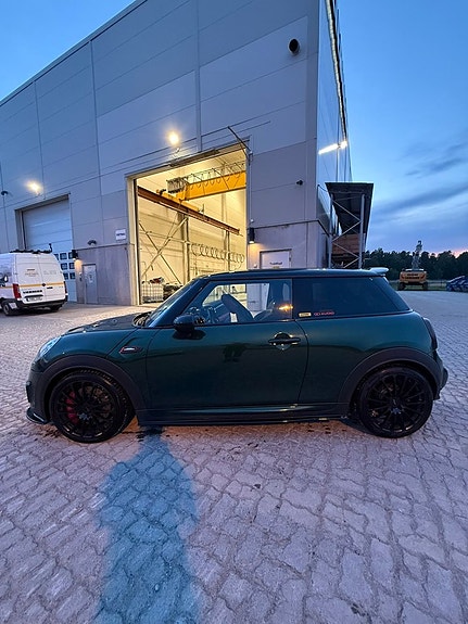 MINI John Cooper Works 16 of 19