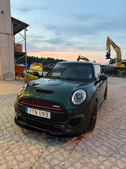 MINI John Cooper Works 2 of 19