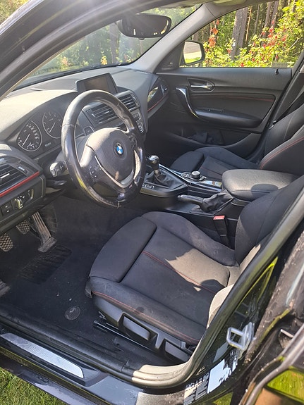 BMW 118d 2 of 4