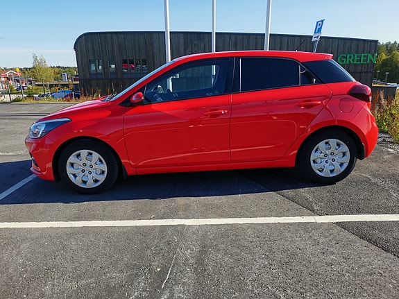 Hyundai i20 3 of 8