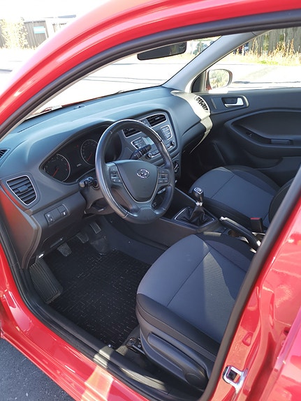 Hyundai i20 6 of 8