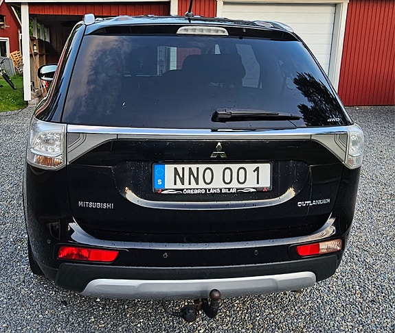 Mitsubishi Outlander 3 of 6