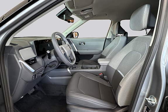 Kia Seltos 8 of 21