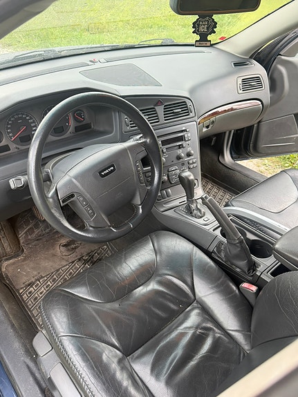 Volvo XC70 7 of 8