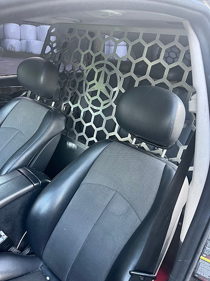 Mercedes-Benz E320 5 of 8